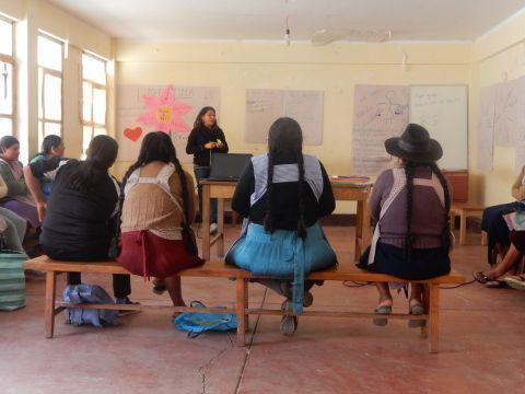 Promoviendo los Derechos de mujeres indígenas y estudiantes a una vida libre de violencia y discriminación en los municipios de Ravelo y Ocuri