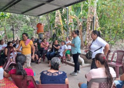 Fortaleciendo las capacidades organizativas, participativas y económicas a mujeres y hombres rurales del Distrito El Paisnal, Municipio San Salvador Norte, El Salvador